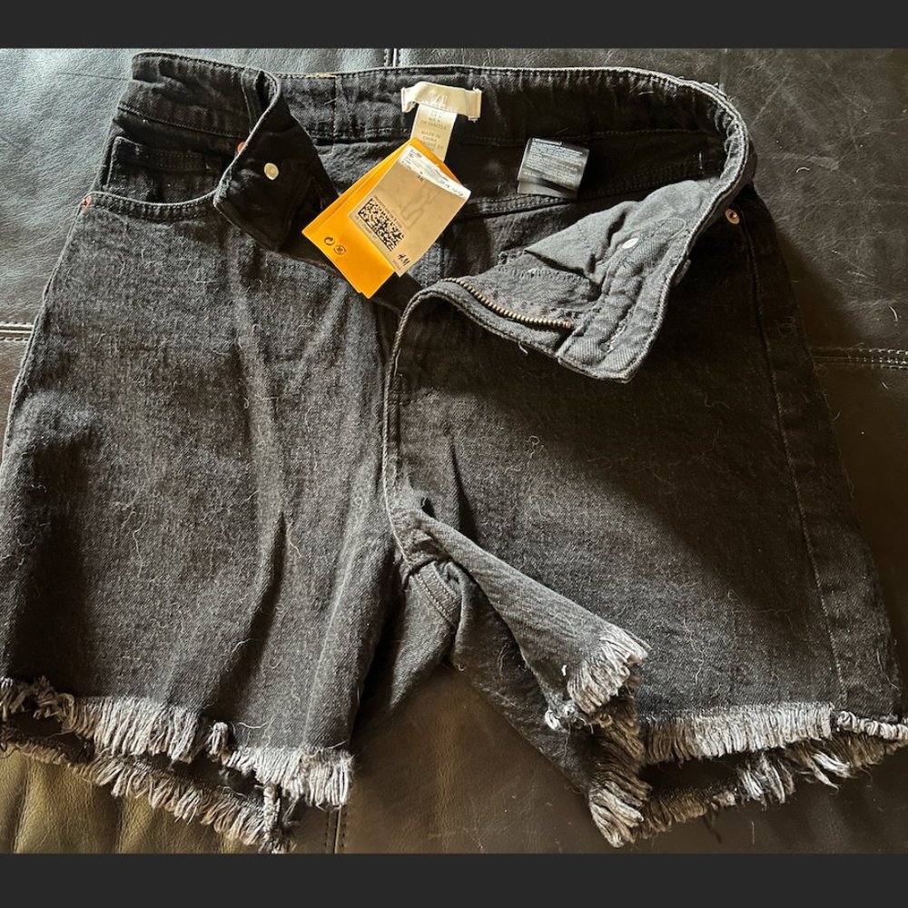 H&M Denim Shorts - Size 6 - New With Tags